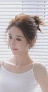 特斯拉FSD更像人正